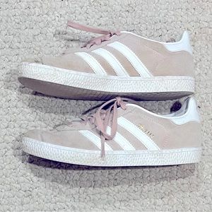 Girls adidas gazelle sneakers, size 3